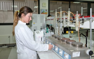 El sector químic de l’Anoia alerta que falten professionals formats per cobrir llocs de treball