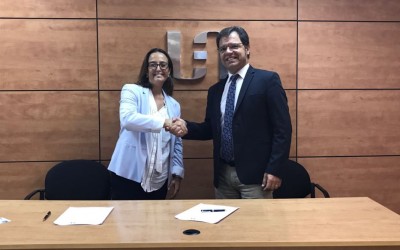 La UEA signa un conveni amb CENTREM per ampliar els serveis d’internacionalització