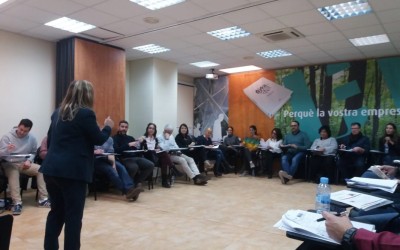 Èxit d’assistència al seminari de vendes impartit per Mónica Mendoza a la UEA