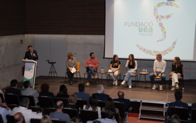 Conèixer, estudiar, treballar. Posar la realitat empresarial a costat dels joves
