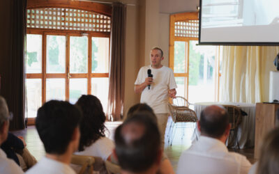 La primera edició del Vespreig UEA Joves omple Can Macià amb Lluc Crusellas com a protagonista d’una vetllada dedicada al talent, la disciplina i l’emprenedoria