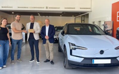 L’empresa LeanCat rep un Volvo EX30 de Motorcat Premium, de Grup Basols, com a guanyadora del sorteig de la Nit Empresarial de l’Anoia